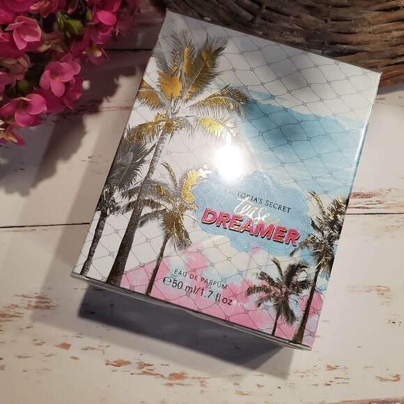 Victoria Secrets Dreamer Tease - Picture 4 of 8